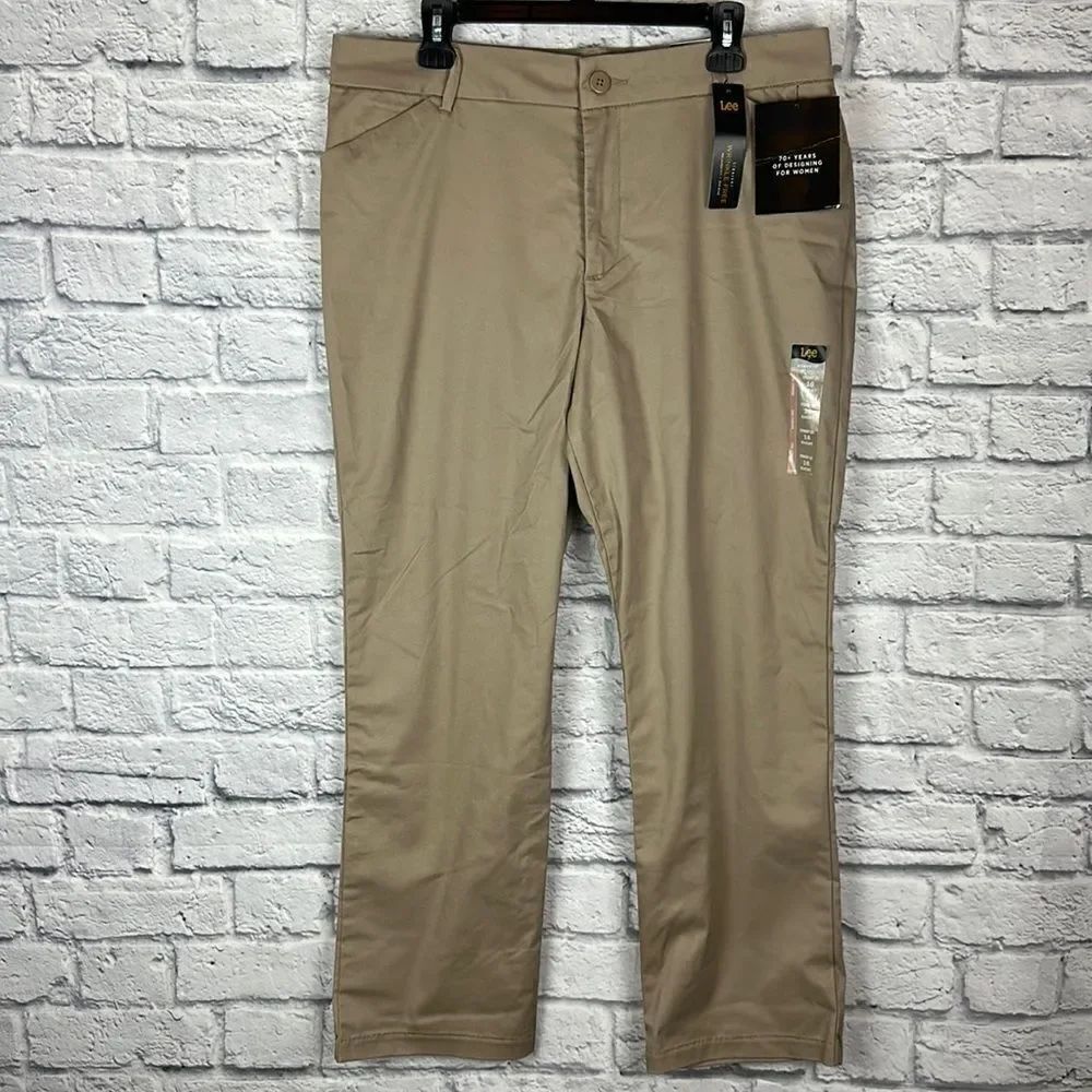 Lee Straight leg Relaxed Fit Khaki Pants Size 16 SHORT NWT